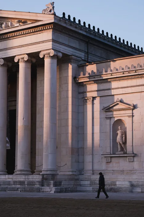 Late afternoon walk at Königsplatz. The light was just perfect.